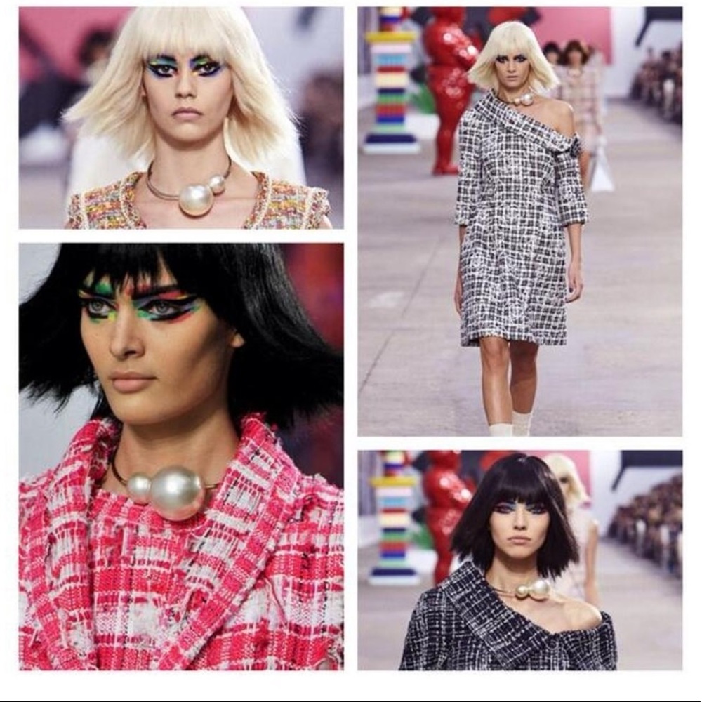 Chanel Runway Limited Edition Giant Pearls Choker